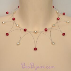 Collier de mariée corolle CO1036A avec perles nacrées ivoire et rouges.