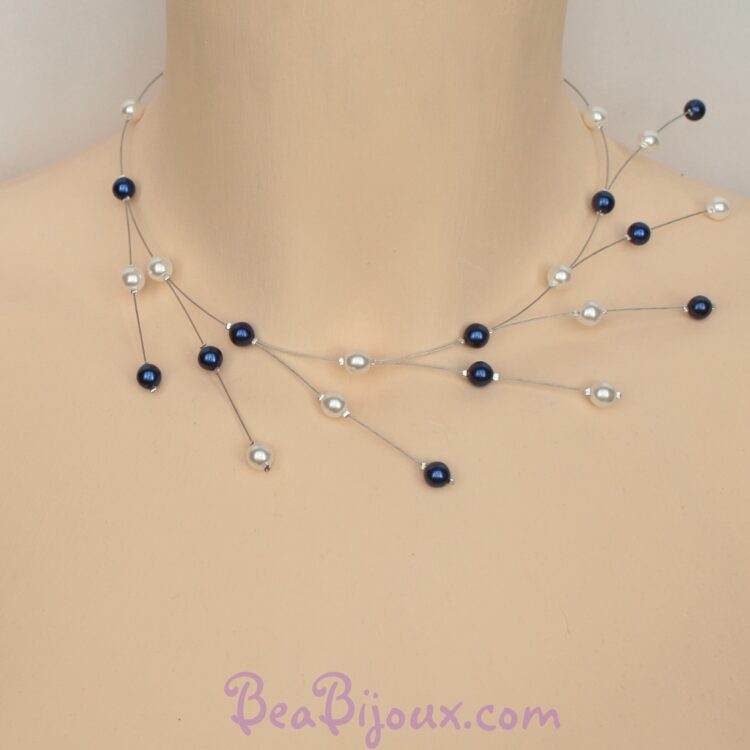 Collier de mariage asymétrique branches CO1210A perles nacrées blanc et bleu marine.