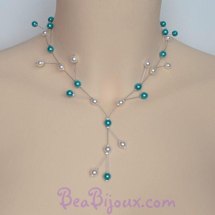 Collier de mariage asymétrique à branches CO1156A avec perles nacrées blanches et turquoise.