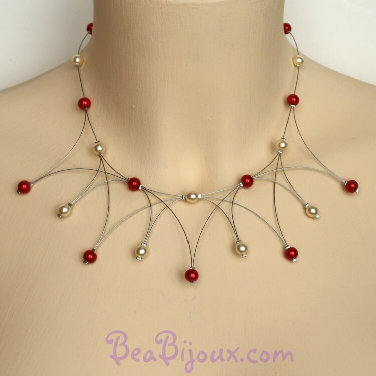 Collier de mariage symétrique en corolle CO1182Z avec perles nacrées ivoire et rouges.