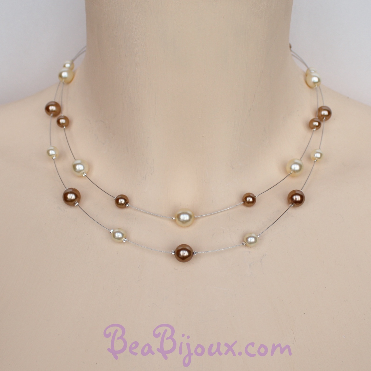 Collier de mariage double rang CO1168A avec perles nacrées en verre couleurs ivoire et caramel.