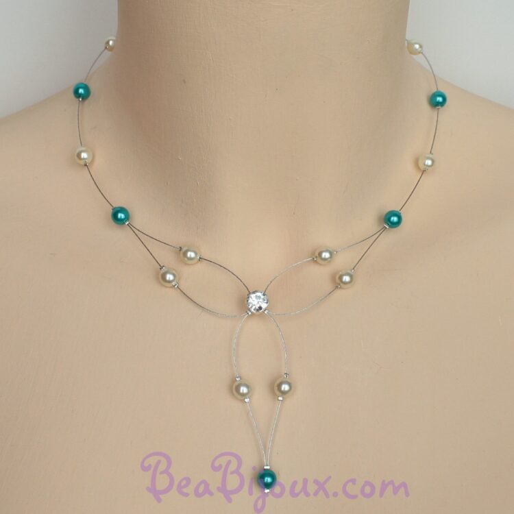 Collier de mariée CO1226A avec fil câblé argenté, strass central et perles nacrées turquoise et ivoire.