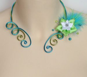 Collier mariage turquoise vert anis fleur