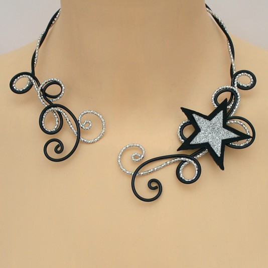 Collier étoile du cinéma noir et argent pailleté