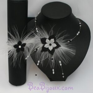 Parure de mariage bicolore CO1239A avec collier plumes et bracelet fleur en soie noir et blanc.