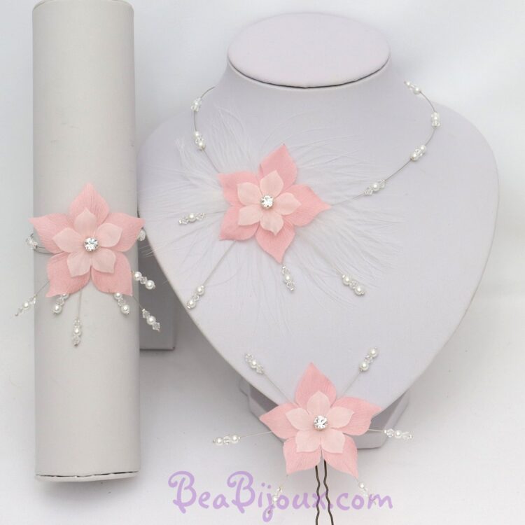 Parure de mariage complète CO1239A fleurs en soie rose et blanc avec plumes et strass.